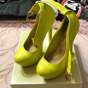 Neon yellow pumps